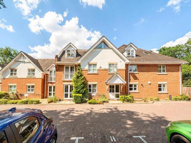 Flat for sale in Barton Stacey, Hampshire