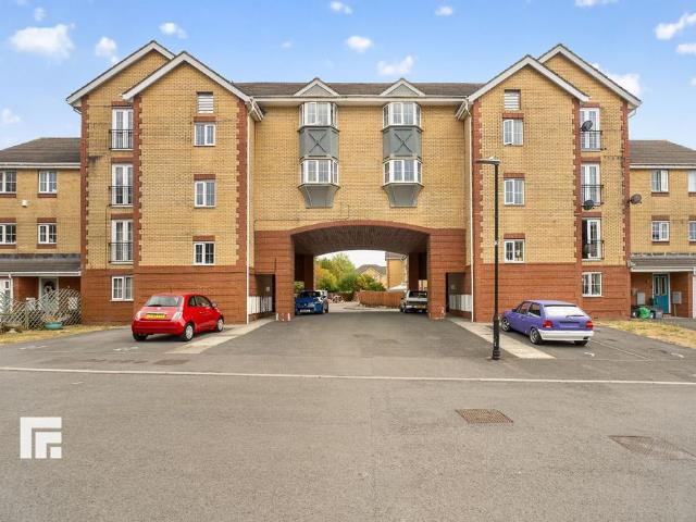 Flat for sale in Barry Island, Barry