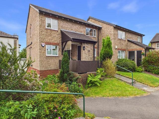 Flat for sale in Kenwood, South Yorkshire