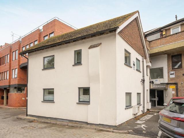 Flat for sale in Clewer Village, Windsor