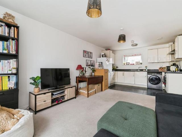 Flat for sale in Maybush, Southampton