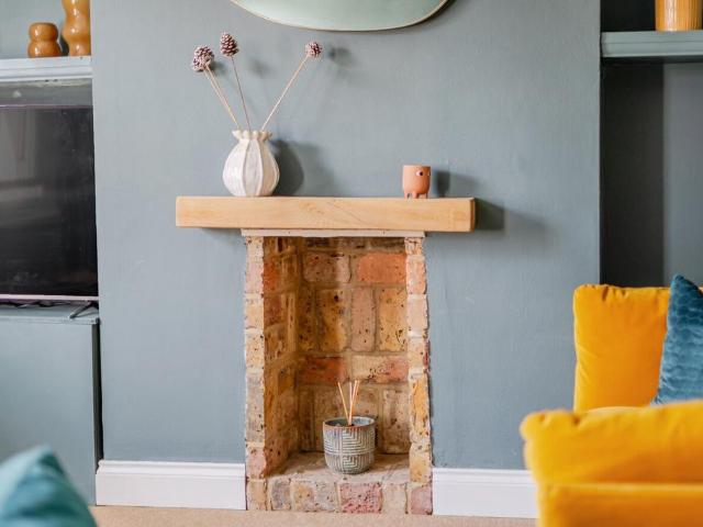 Flat for sale in Clapham Junction, Greater London