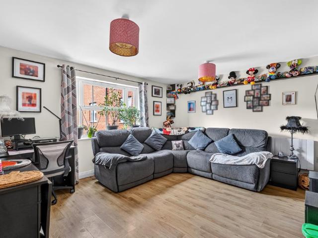 Flat for sale in Wokingham