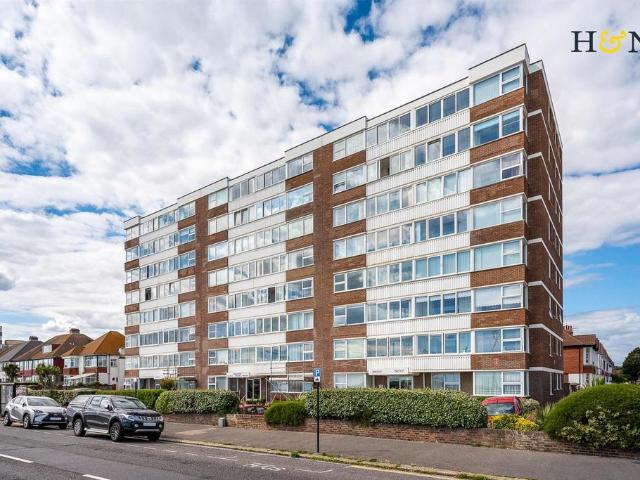 Flat for sale in Aldrington