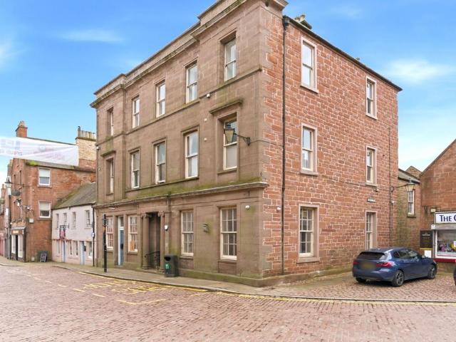 Flat for sale in Kirriemuir, Scotland