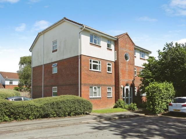 Flat for sale in Bridgemary, Middlecroft