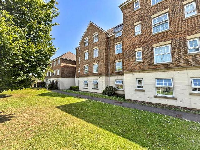 Flat for sale in Heathlands, East Sussex