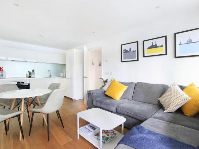 Flat for sale in Wandsworth, Cat Hill