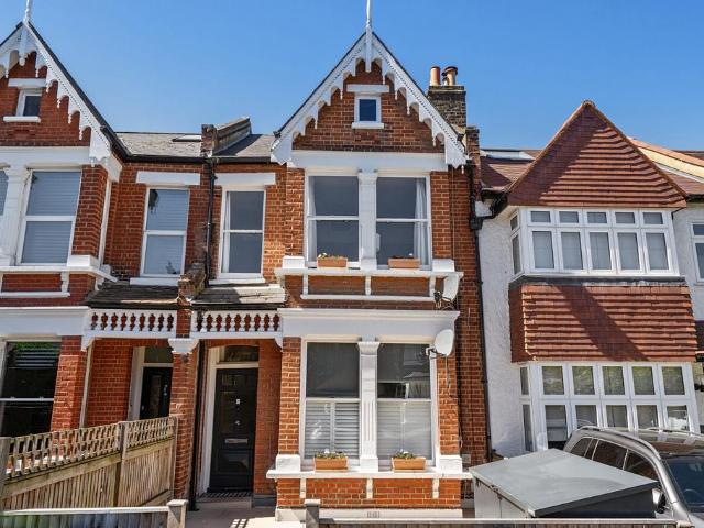 Flat for sale in Dulwich Village, Greater London