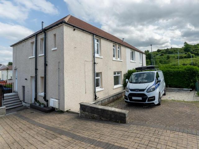 Flat for sale in Greenock, Overton Flat for sale in Greenock, Overton