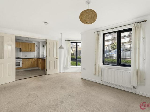 Flat for sale in West Hackney, Lower Clapton