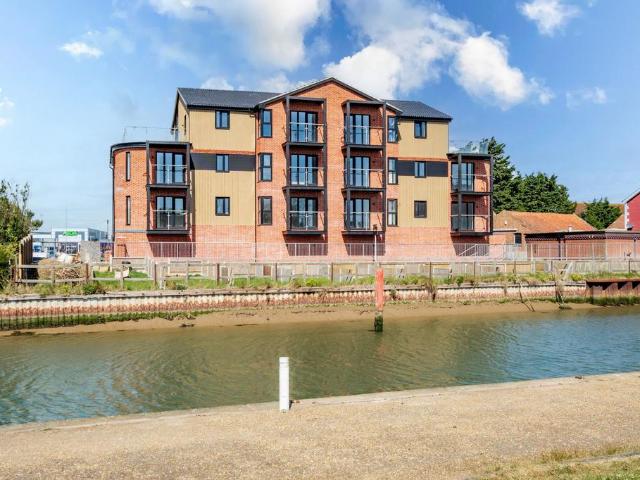 Flat for sale in Stokesby, Norfolk