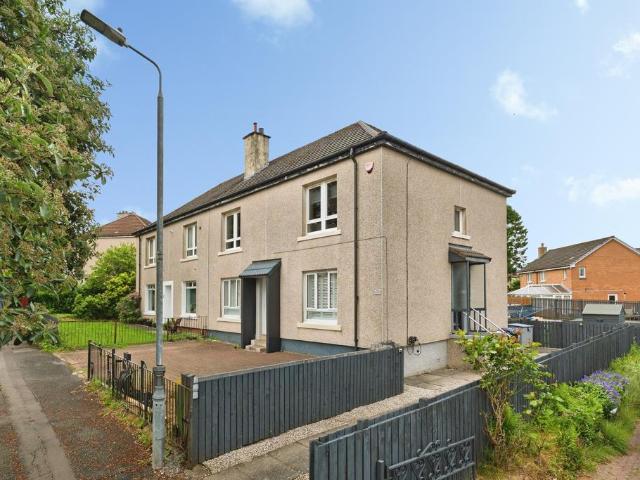Flat for sale in Knightswood, Scotland