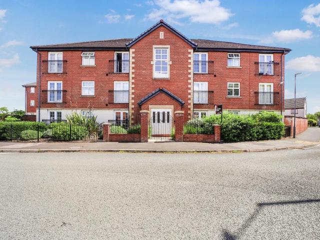 Flat for sale in Haydock, St Helens