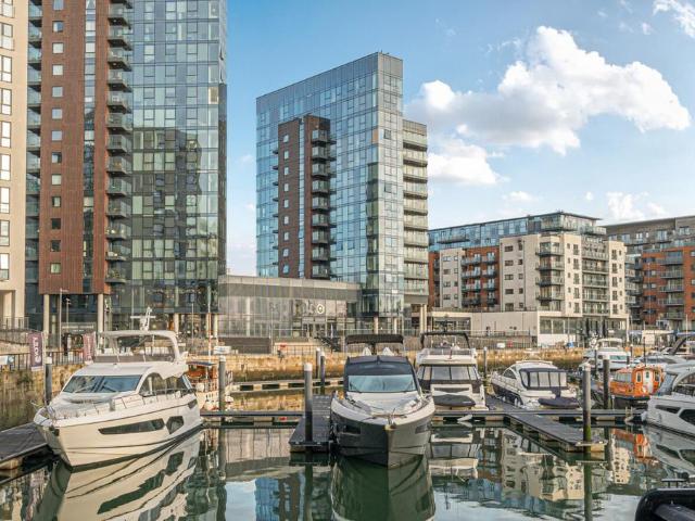 Flat for sale in St Mary's, City Of Southampton