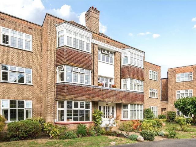 Flat for sale in Esher, Elmbridge