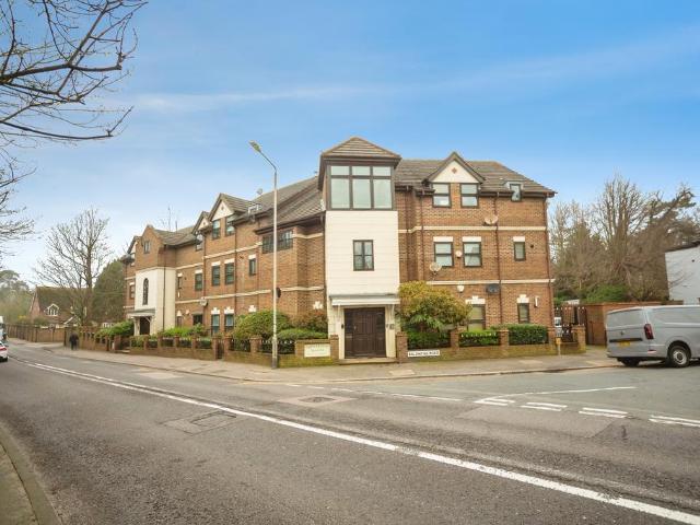 Flat for sale in Maypole, Monks Orchard