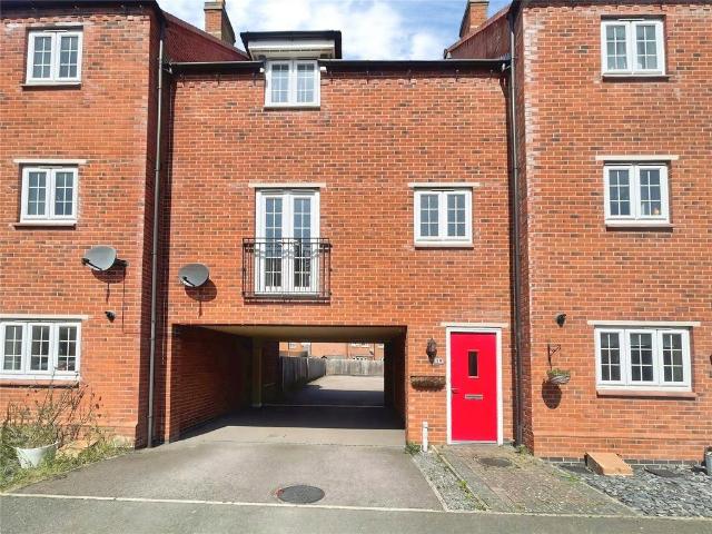 Flat for sale in Elmfield, Leicestershire