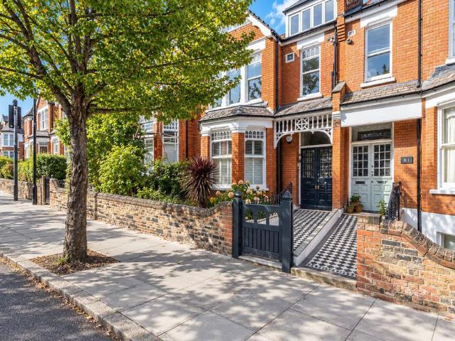 Flat for sale in London Borough of Haringey, Greater London