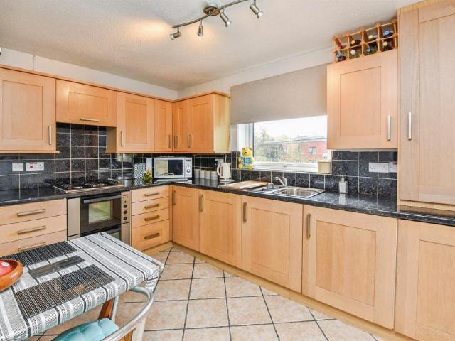 Flat for sale in Frome