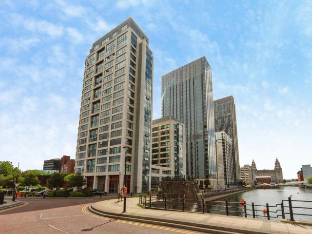 Flat for sale in Calderstones