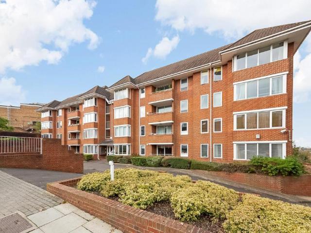 Flat for sale in East Dulwich, Greater London