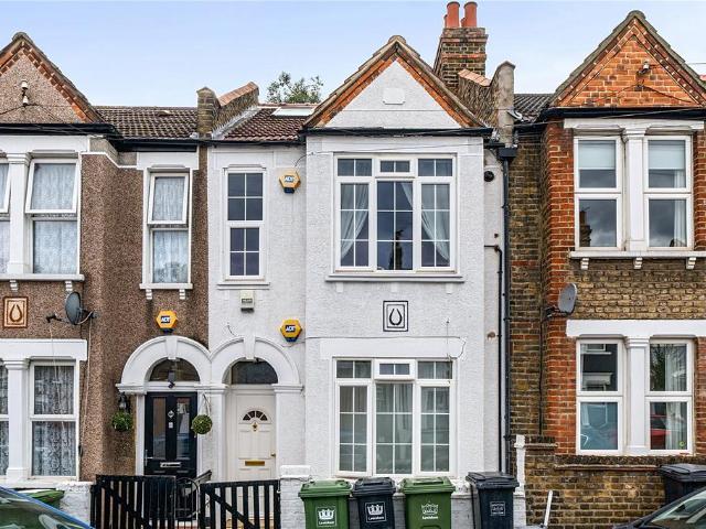 Flat for sale in London Borough of Lewisham, Lower Sydenham