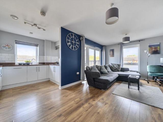 Flat for sale in St Mary Cray, Greater London