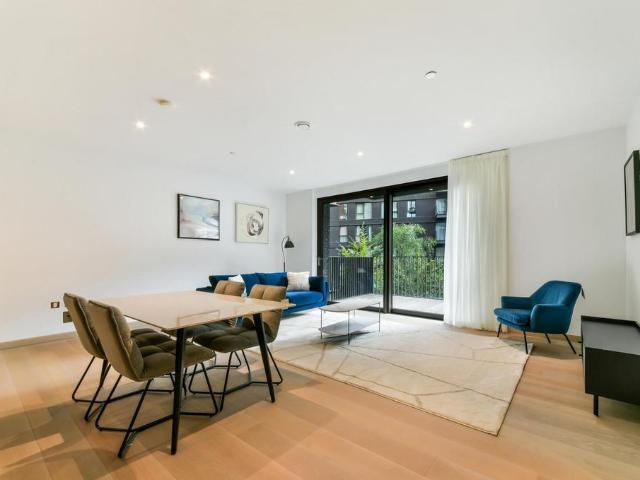 Flat for sale in Nine Elms, Greater London