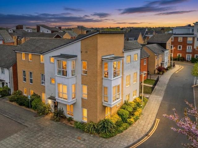 Flat for sale in Whitley, Reading