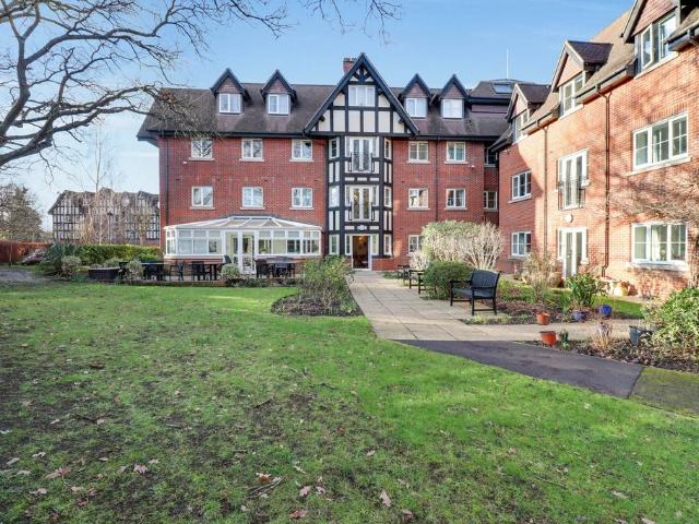 Flat for sale in Blackhills, Surrey