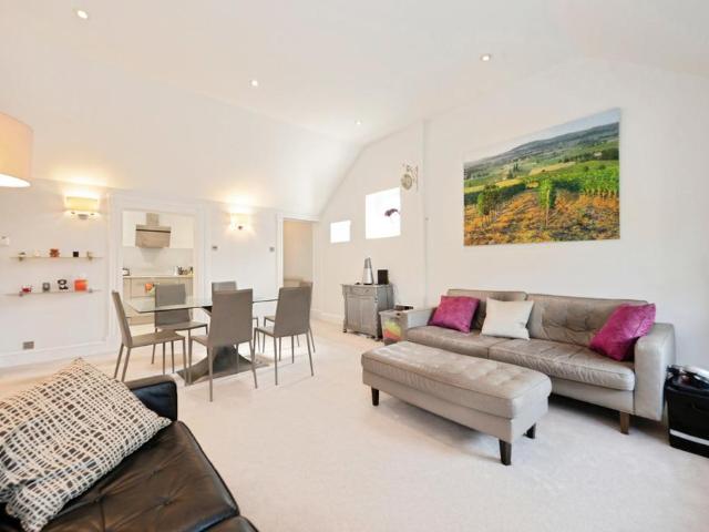 Flat for sale in West End, Blackhills