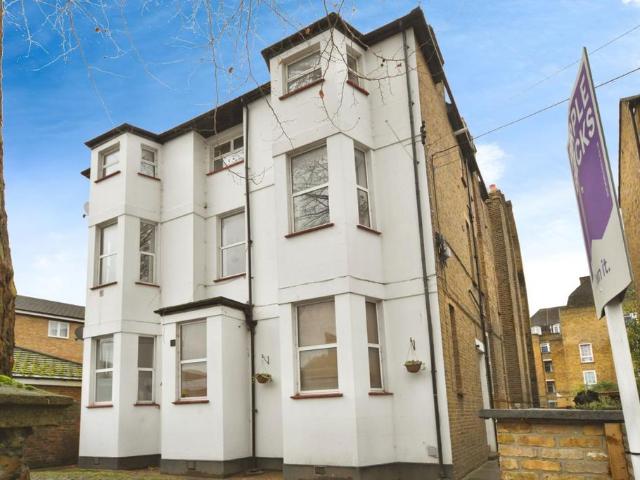 Flat for sale in South Hackney, Greater London