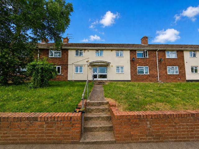 Flat for sale in Beacon Heath, Watergate