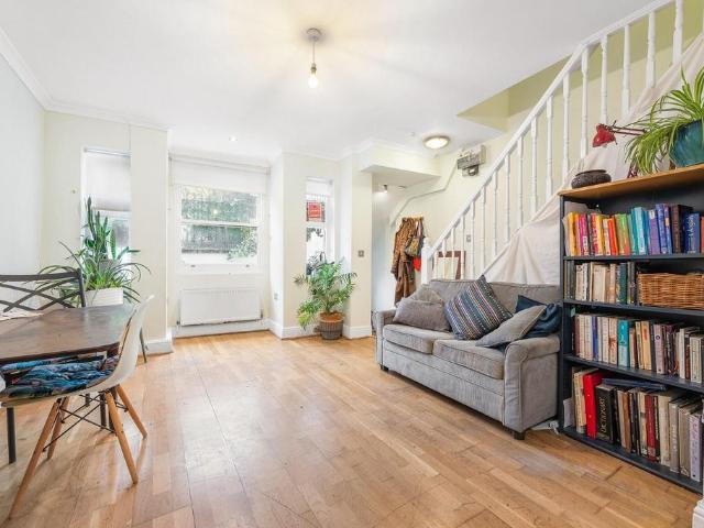 Flat for sale in Herne Hill, Greater London