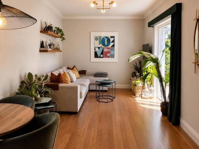 Flat for sale in Finchley, Greater London