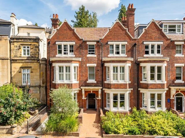 Flat for sale in Broadwater Down, Sandown Park