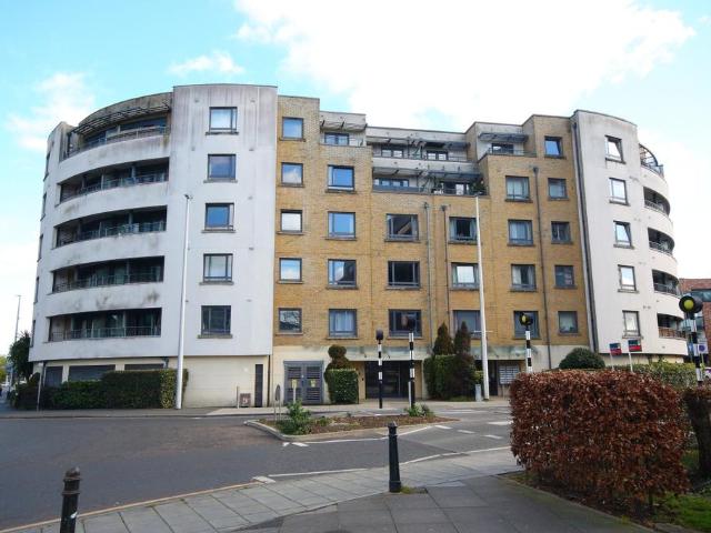 Flat for sale in Horsell, Woking