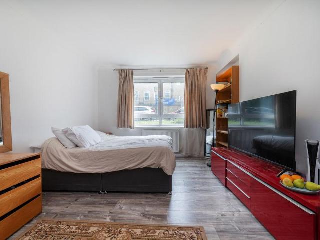 Flat for sale in Kensal Town, Maida Vale