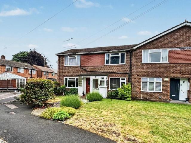 Flat for sale in Farnborough, Hampshire