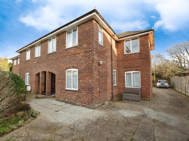 Flat for sale in Spring Vale, Hampshire