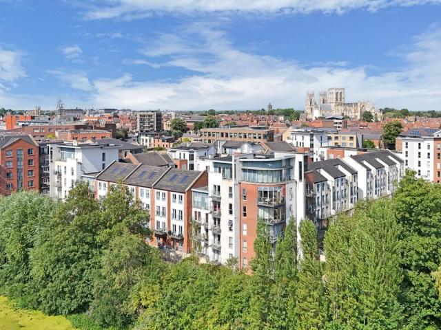 Flat for sale in Foss Islands, High Field