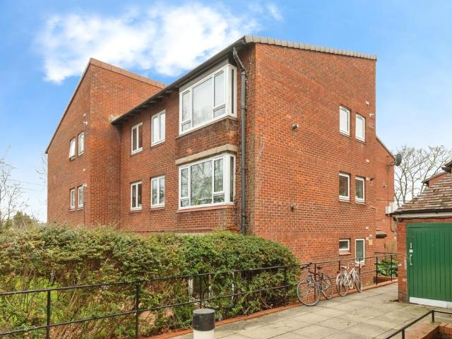 Flat for sale in Feckenham, City Of Bristol