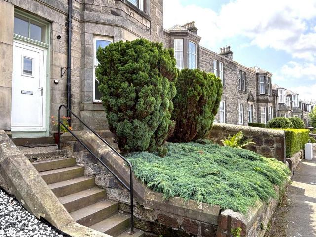 Flat for sale in Headwell, Dunfermline