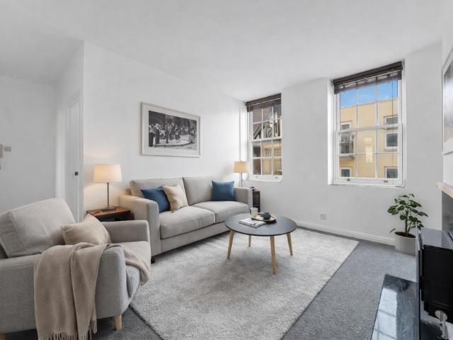 Flat for sale in Clewer Village, Windsor
