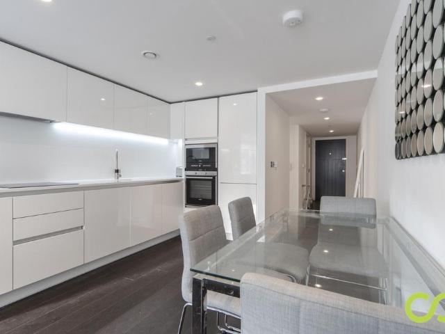 Flat for sale in Finsbury, Greater London