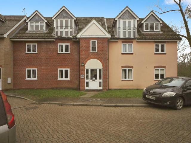 Flat for sale in Bedingfield, Suffolk