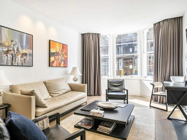 Flat for sale in Chelsea, Greater London