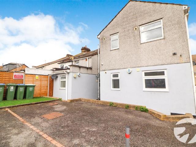 Flat for sale in Northumberland Heath, Greater London