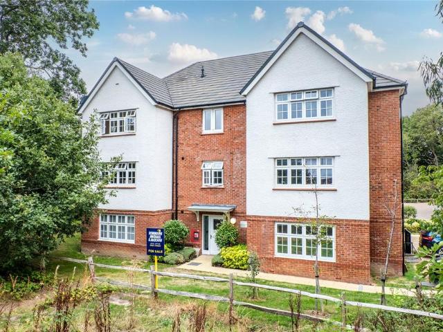 Flat for sale in Monchelsea Park, Maidstone